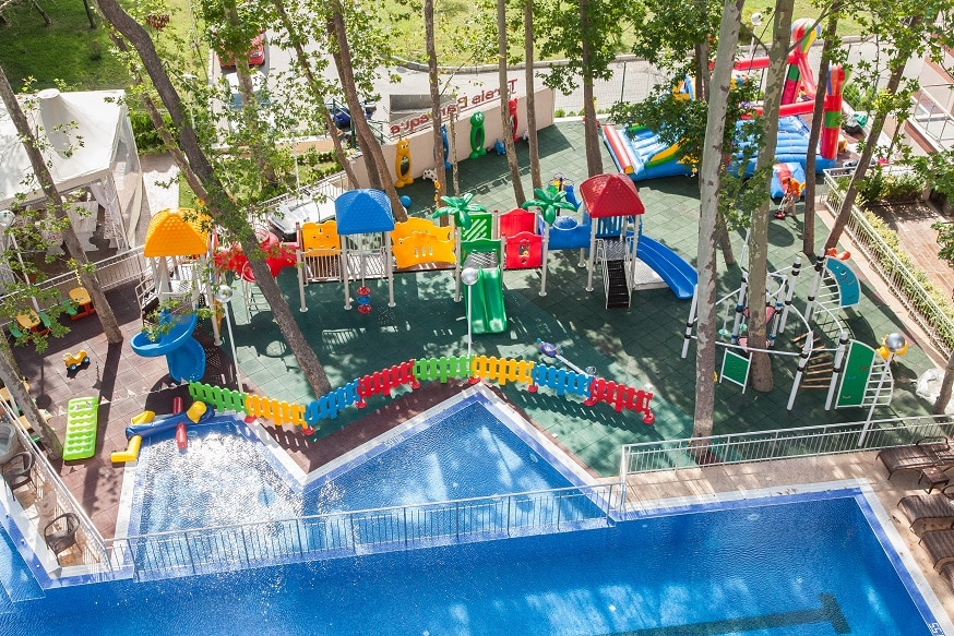 детски басейн и площадка на окрито в All inclusive хотел Тарсис