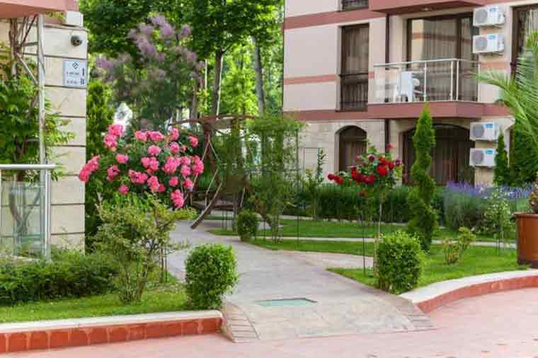 люлка в градината на хотел Тарсис