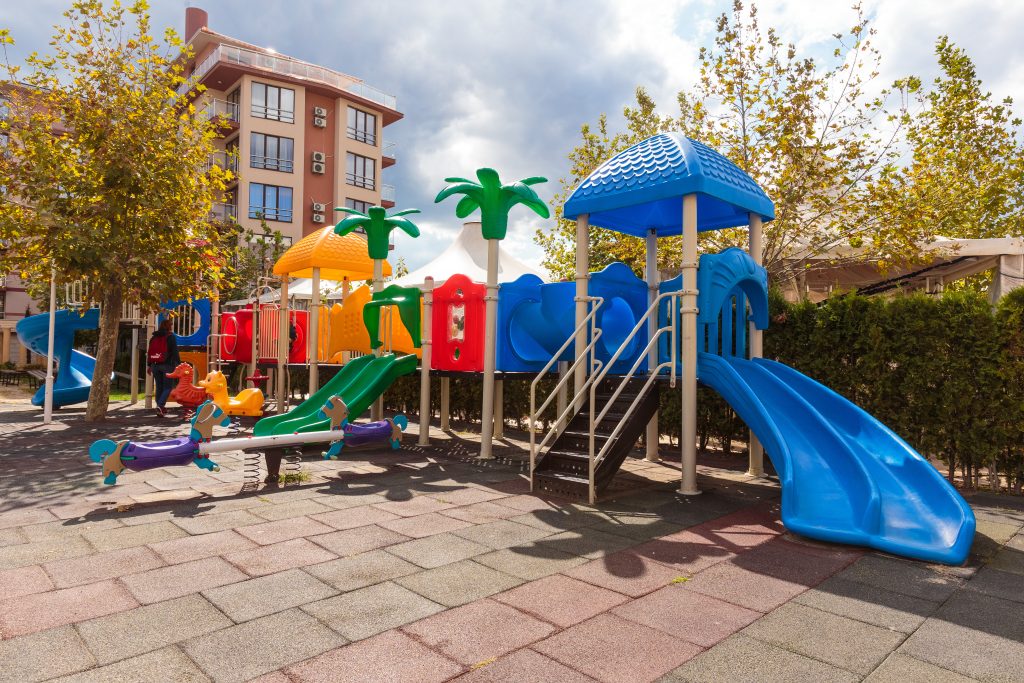 детска площадка на открито в хотел Тарсис