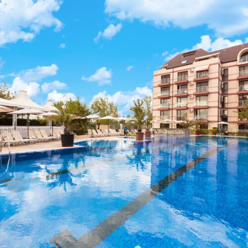 плувен басейн в all inclusive хотел с аквапарк Тарсис, Слънчев бряг